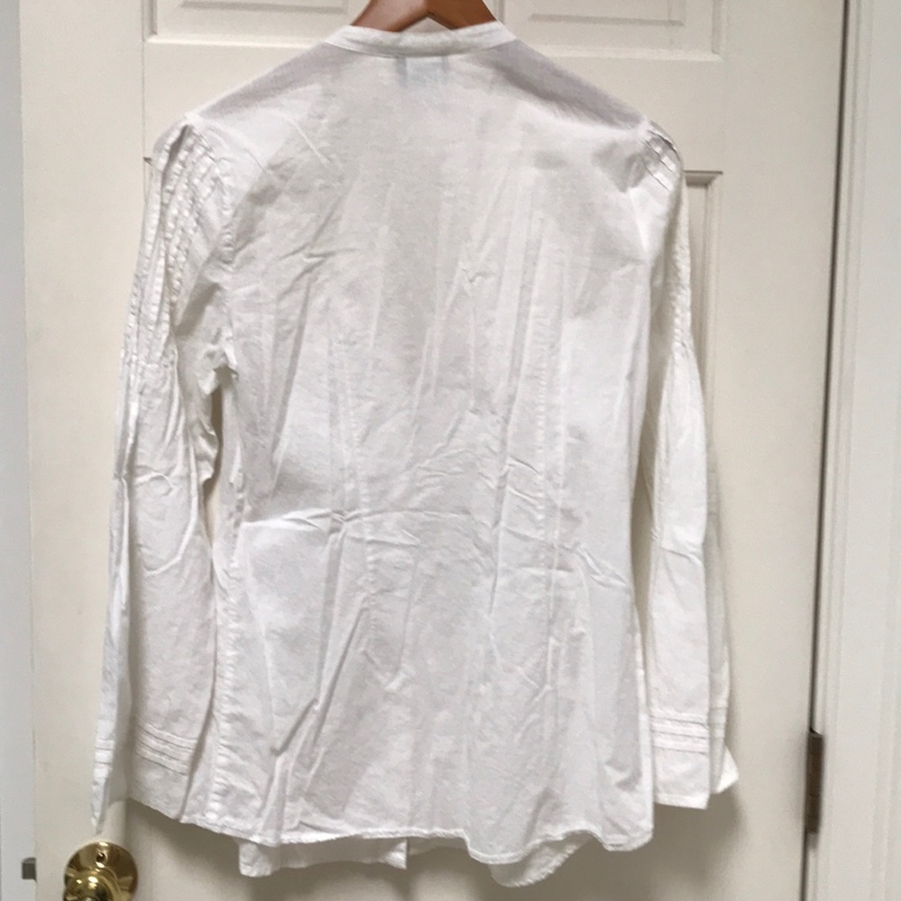 White lightweight top - Picture 4 of 7
